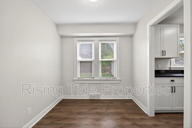 Photo - 1512 Emmons Ave