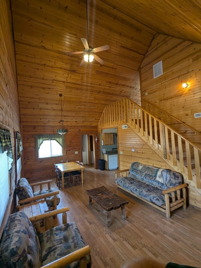 Photo - 725 Skatepark Court