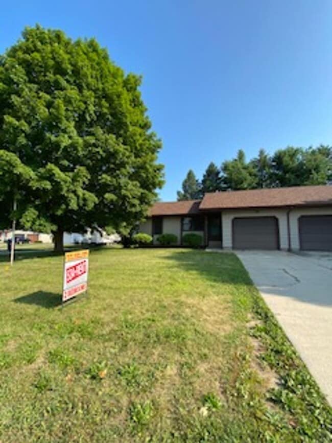 Photo - 1721 Graceland Ct Unit Apt B
