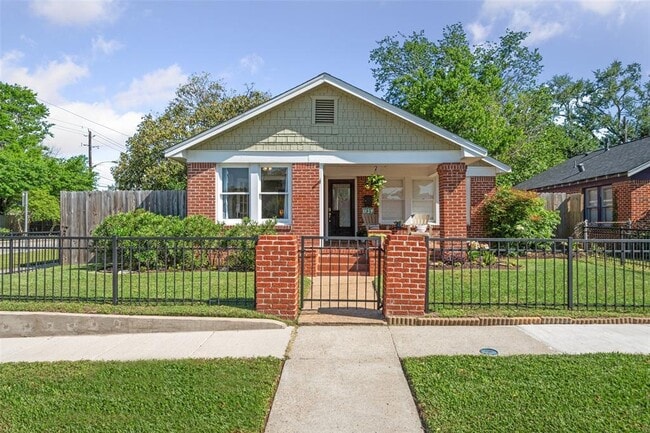 Photo - 1139 Le Green St Casa