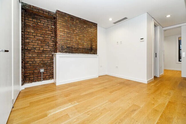 102 Forsyth St Unit 11
