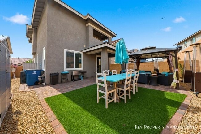 Photo - 694 Monroe Hl Pl