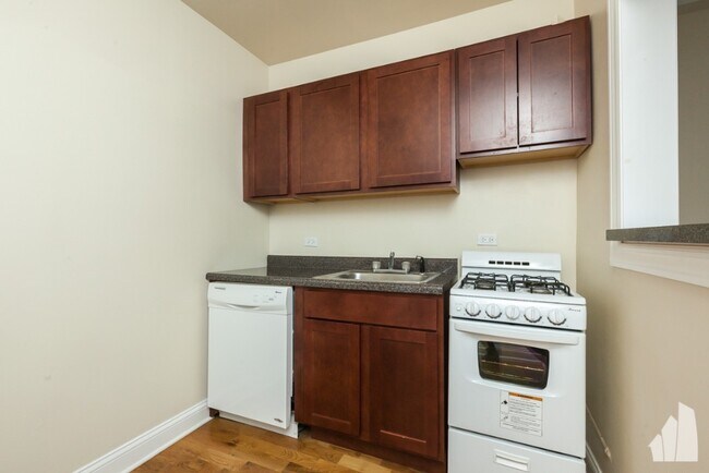 Photo - 1340 N Dearborn St
