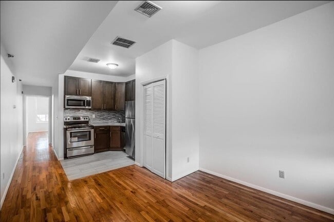 Photo - 132 Jefferson St Unit 2R