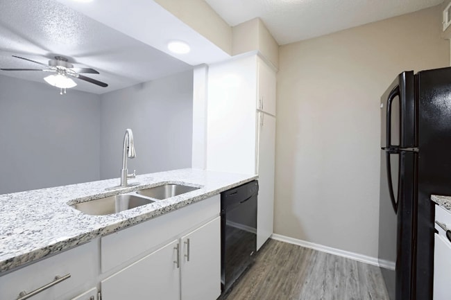 Photo - 3203 W Walnut Hill Ln Unidad 1027