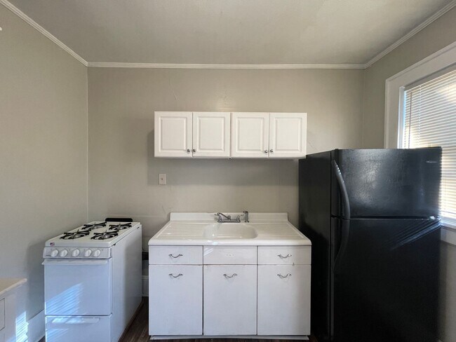 One Bedroom Apartment on Vineville Avenue! - One Bedroom Apartment on Vineville Avenue! Unit 2