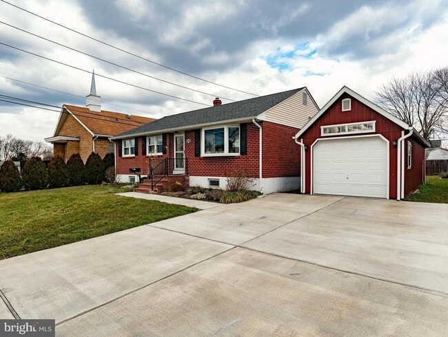 Building Photo - Charming 3BR House in Newark