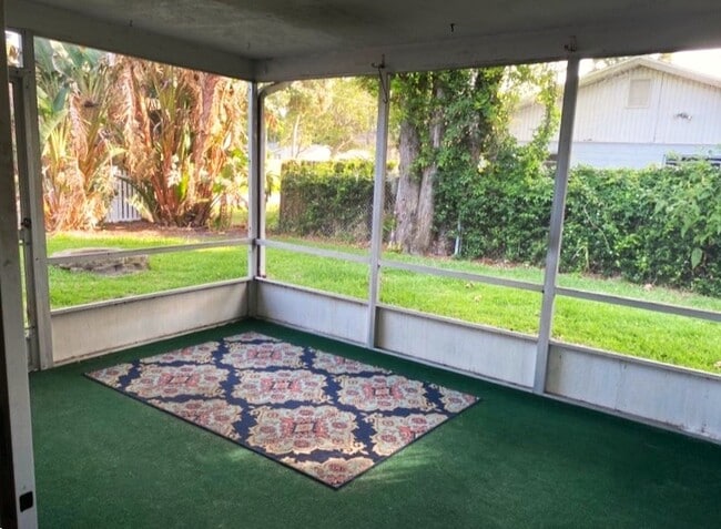 Photo - 700 Lindenwood Cir E