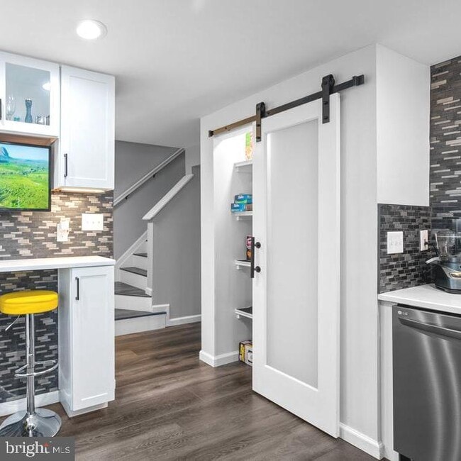 Photo - 9405 Chippenham Dr