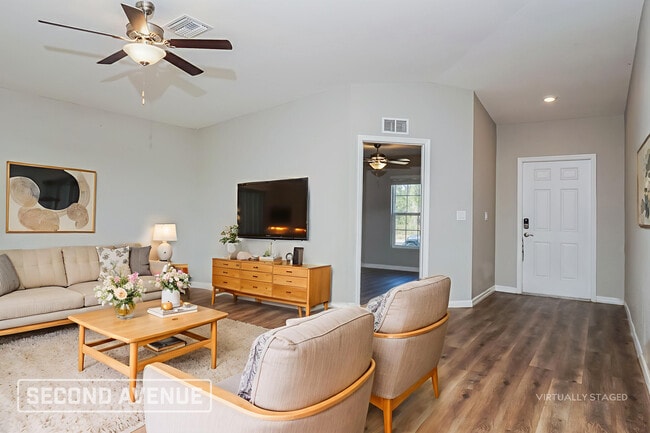 Photo - 404 Biscayne Dr