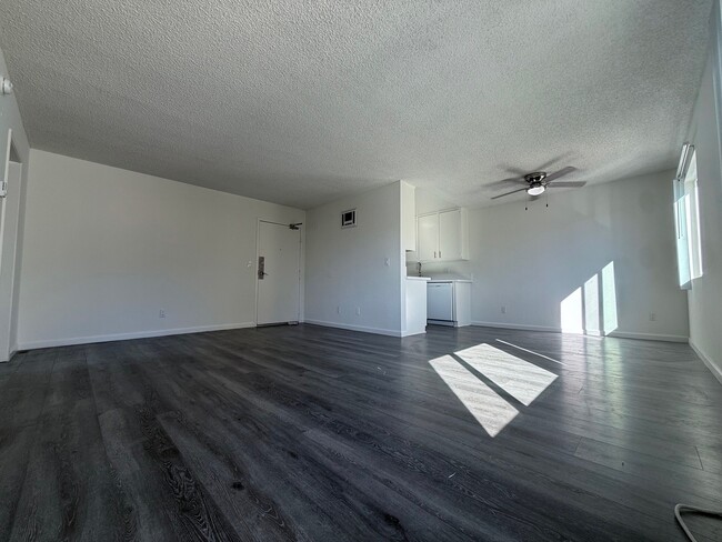 Imagen principal de 1b/1b - Western Serrano Ave Apartments