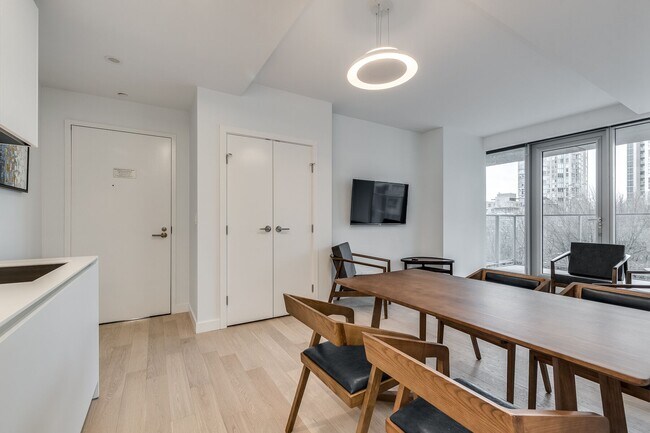 Photo - 1480 Howe St