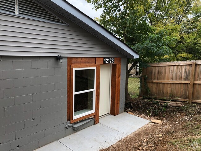 Building Photo - 1212 Cedar St Unit Rear Rental