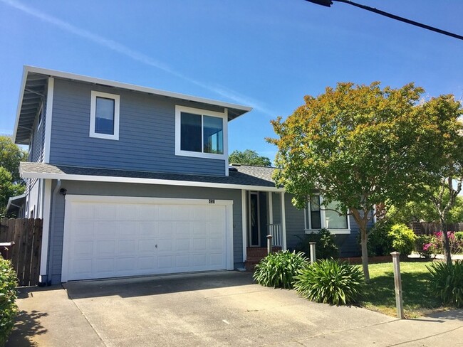 $4,100 /Month Charming Three bed, Three fu... - $4,100 /Month Charming Three bed, Three fu... House