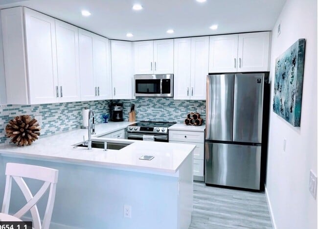 Photo - 647 Waterside Dr