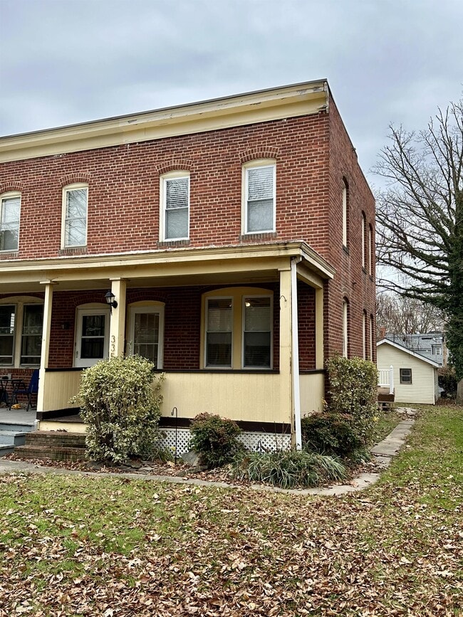 Building Photo - 335 N Bradford St Rental