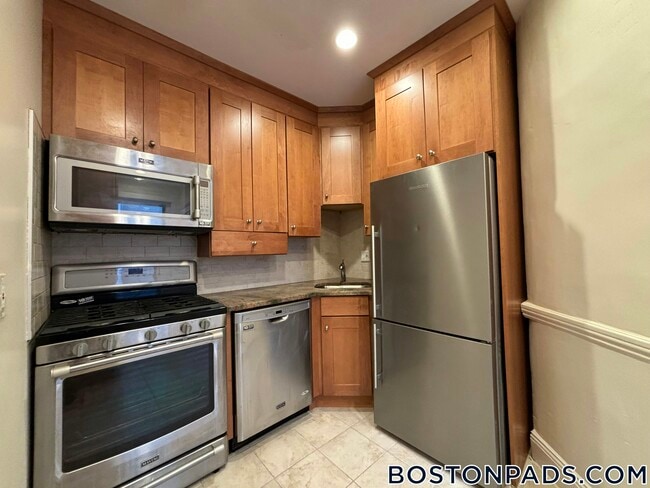 Photo - 240 Kelton St Unidad 7