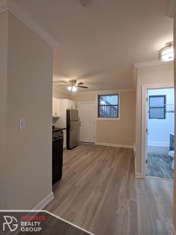 Photo - 724 W Roscoe St Unit 1N