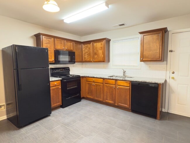 Photo - Fantastic 2 bedroom 2.5 bath townhome in a...
