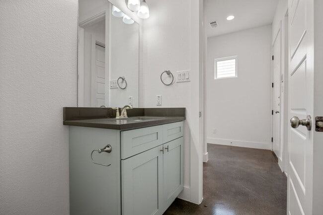 Photo - Spacious and Modern Townhome!