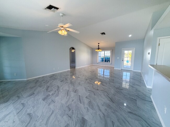 Photo - 526 NW 1st Ln