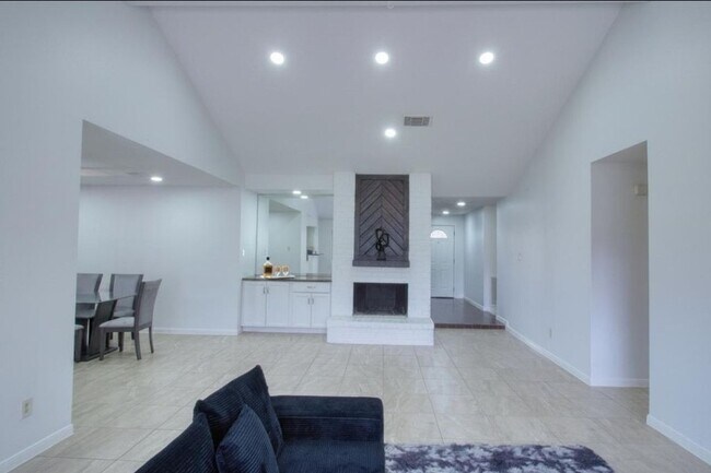 Photo - 16419 Lost Quail Dr