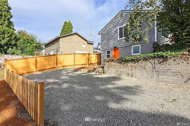3716 S Roxbury St Unit B