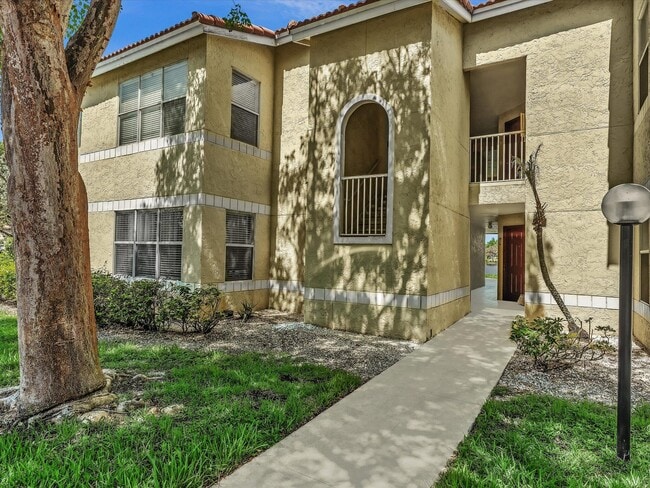 Building Photo - 731 Vista Isles Dr Unit 1521