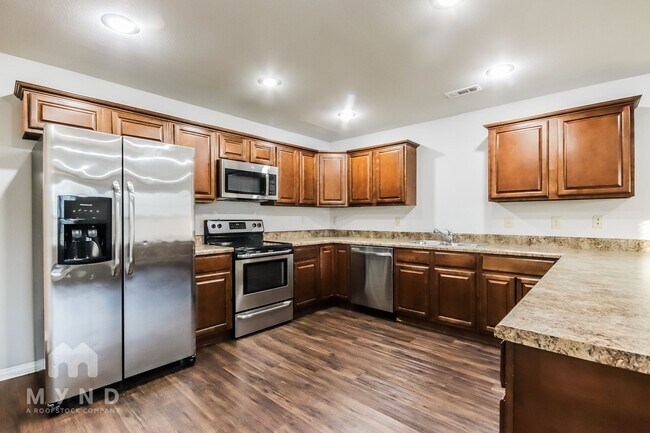 Photo - 313 W Thurman St