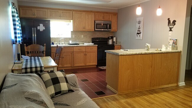 Photo - 453 N Flat Rock Rd