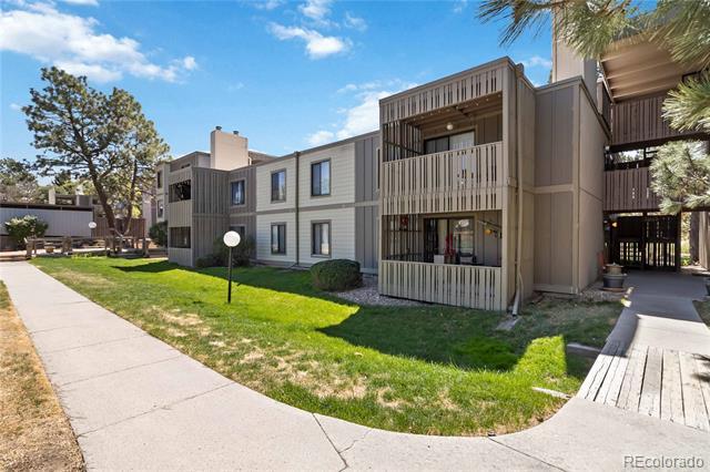 Photo - 2525 S Dayton Way Unidad 1708