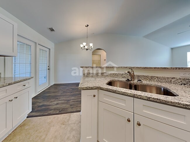Photo - 163 Willow Point Cir