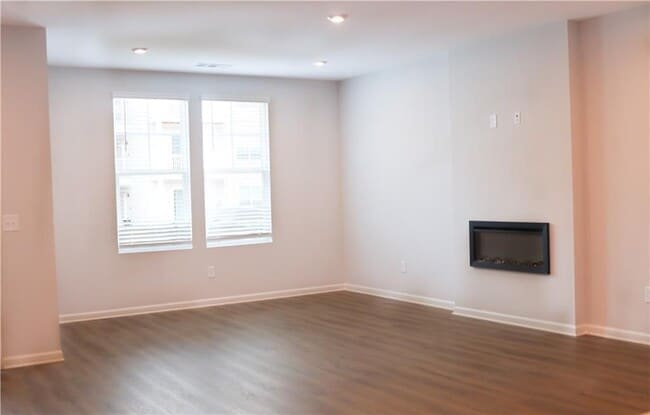 Photo - 481 Crown Dr