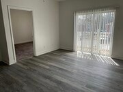 3 BR, 2 BA - 1093 SF