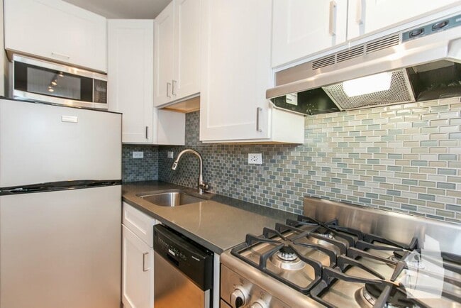 Photo - 511 W Belmont Ave Unit 4