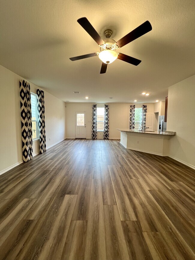 Photo - 14839 Vance Jackson Rd