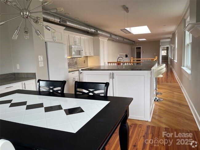 Building Photo - 116 E Council St Unit B Rental