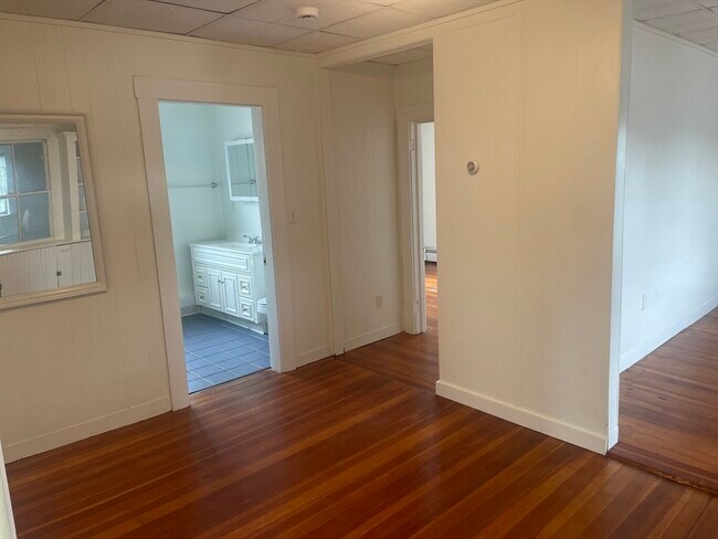 Photo - 666 Humphrey St Unit 3