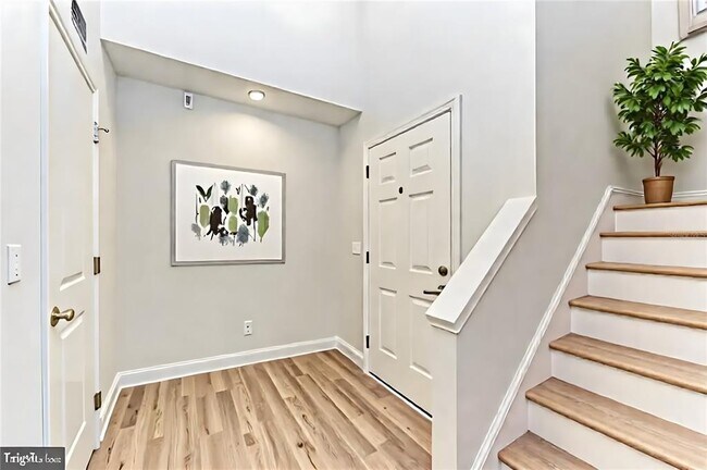 Photo - 2927 W Gandy Blvd