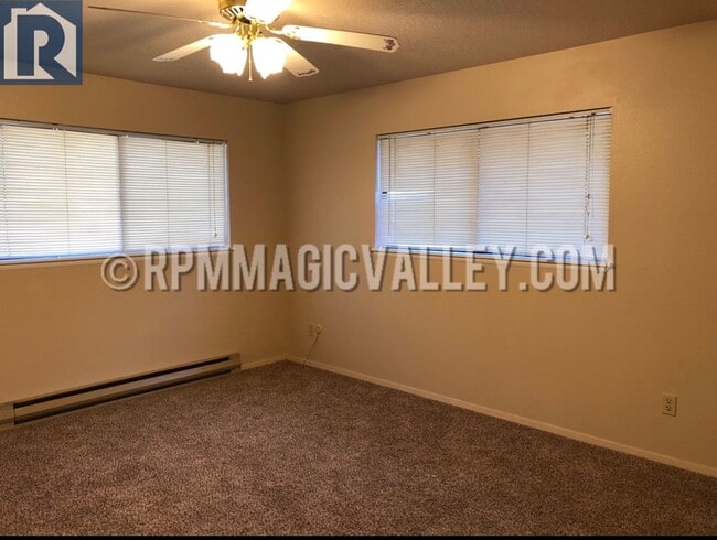 Photo - 747 Meadows Dr