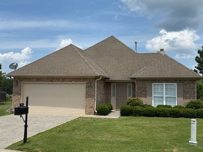 Building Photo - Chelsea Park - One Level 2 Bedroom on a Cu... Rental