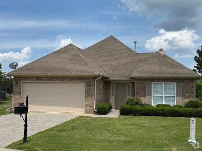Building Photo - Chelsea Park - One Level 2 Bedroom on a Cu... Rental