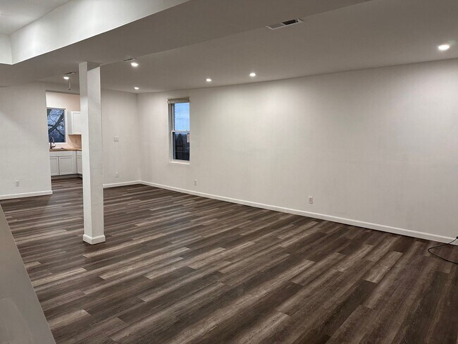 Photo - 4 br, 2.5 bath House - 2729 Custer Avenue