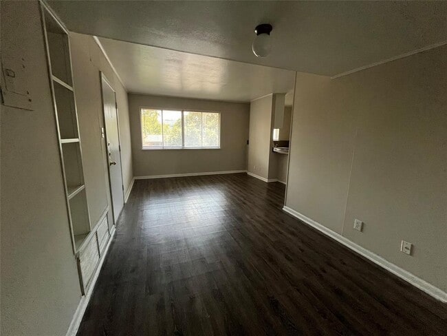 Photo - 3304 Red River St Unit 201