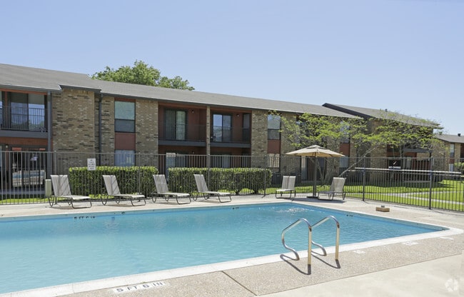 Building Photo - Bay Colony Rental