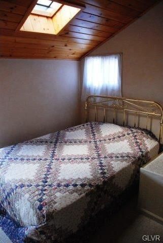 Bedroom - 62 E Station Ave Unit 2