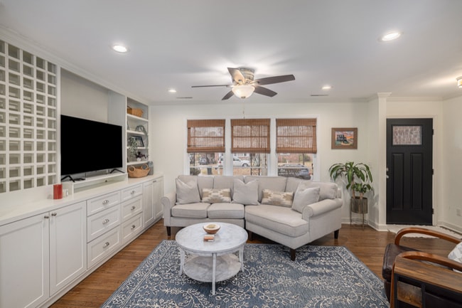 Photo - 826 Symmes Dr