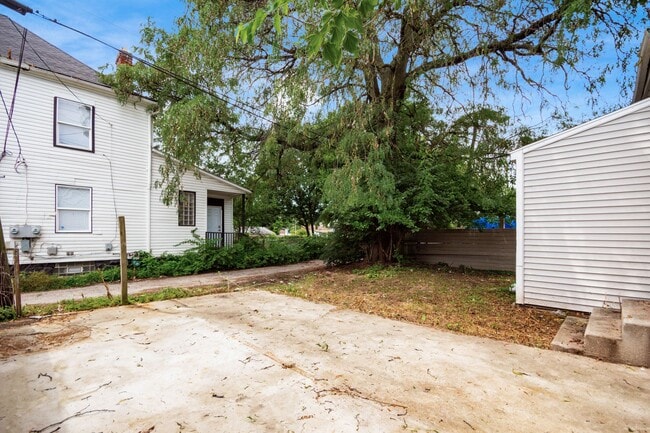 Photo - 865 Old Leonard Ave