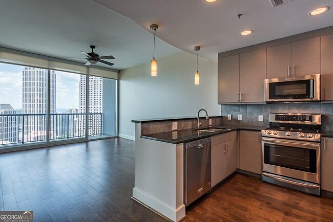 Photo - 1080 Peachtree St NE Unidad 2716 Rental