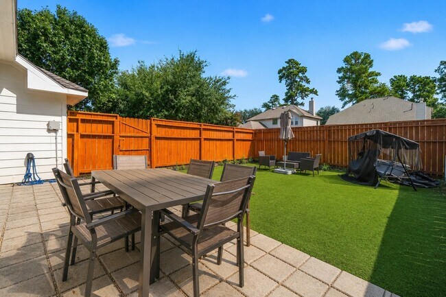 Photo - 18 Avenswood Pl